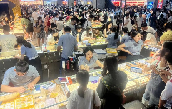 Photo of jewellery store in Shenzhen, China on Sunday 17 Sept 2023. Source: Samson Li 