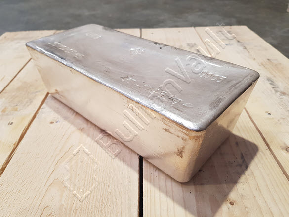 A London Good Delivery silver bar, meeting the LBMA standards for fineness, weight, shape, markings and provenance. Source: BullionVault